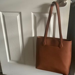 Universal Threads faux leather bag. In great condition, barely used.